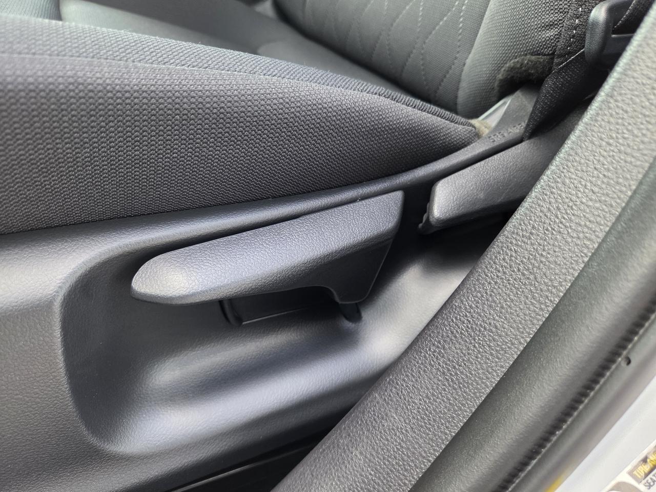 Toyota Corolla LE CVT (Natl) 2025