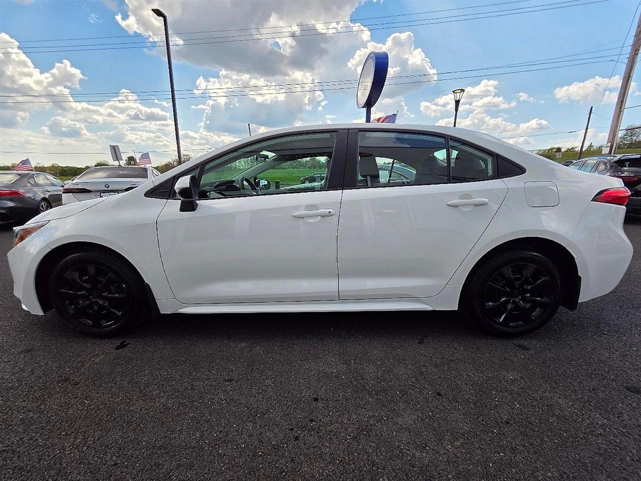 Toyota Corolla LE CVT (Natl) 2025