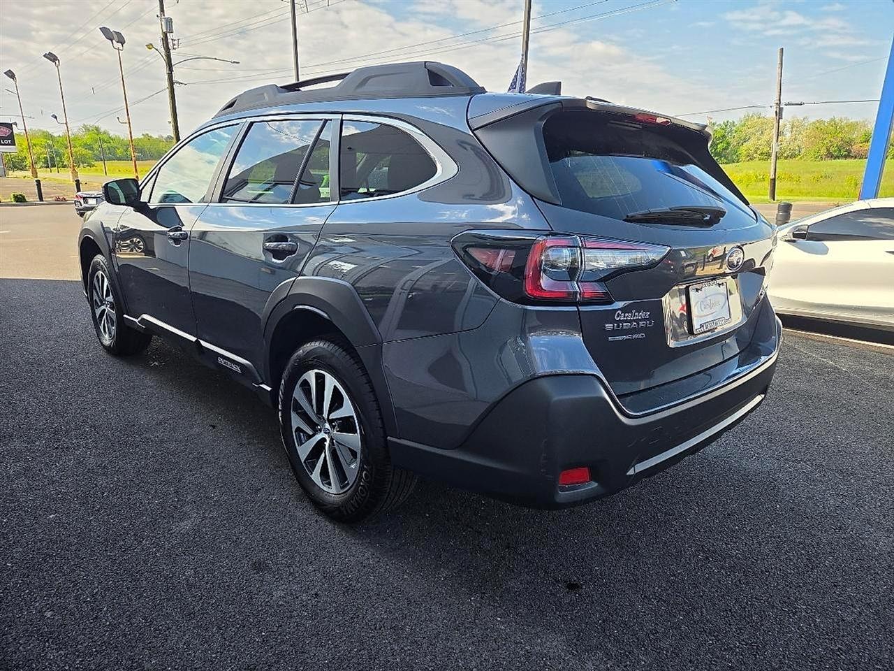 Subaru Outback Premium AWD 2024