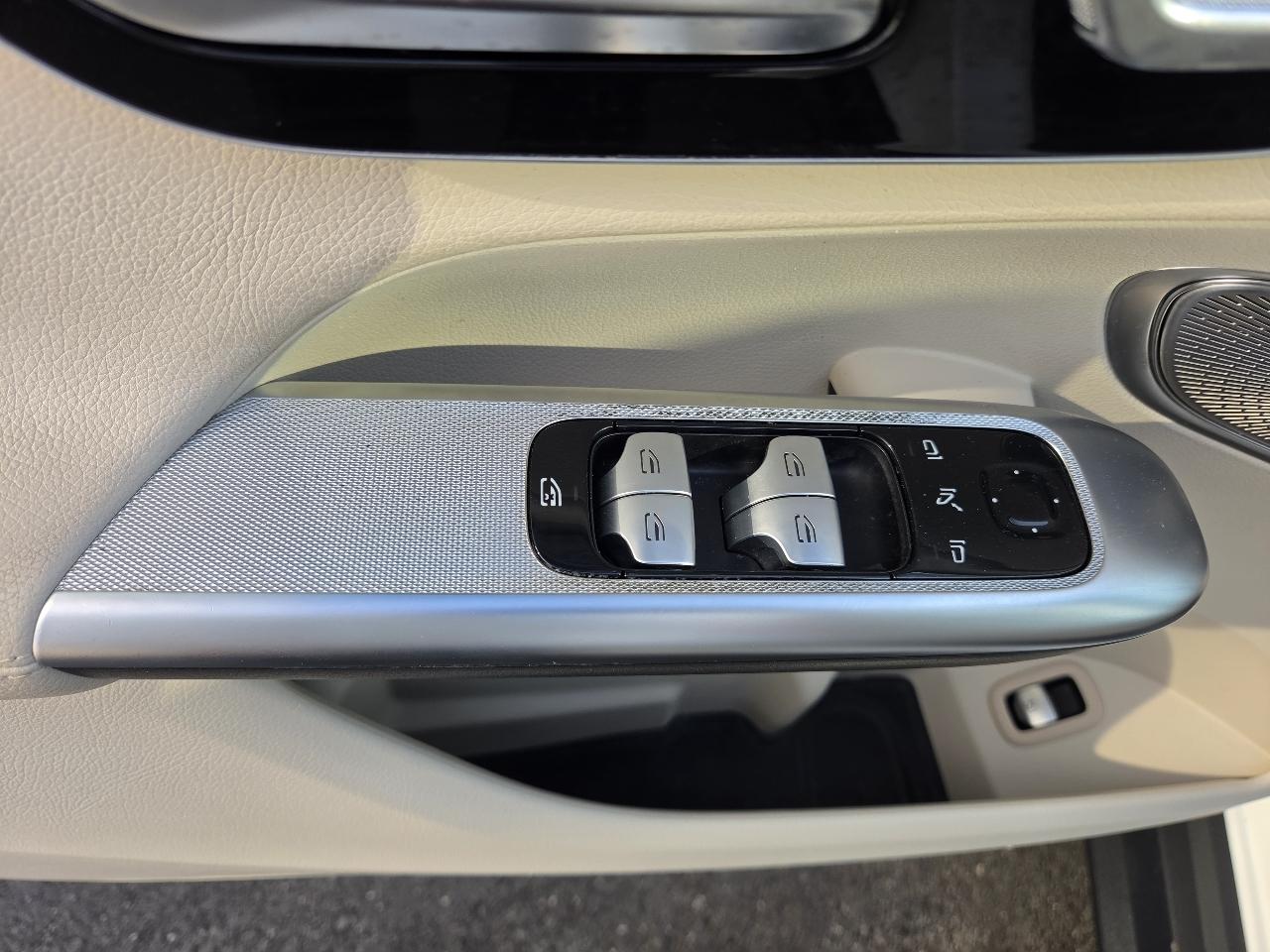 Mercedes-Benz GLC GLC 300 4MATIC SUV 2023