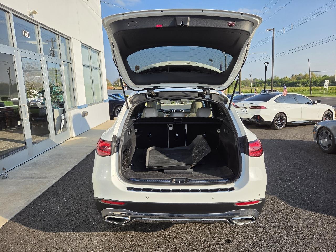 Mercedes-Benz GLC GLC 300 4MATIC SUV 2023