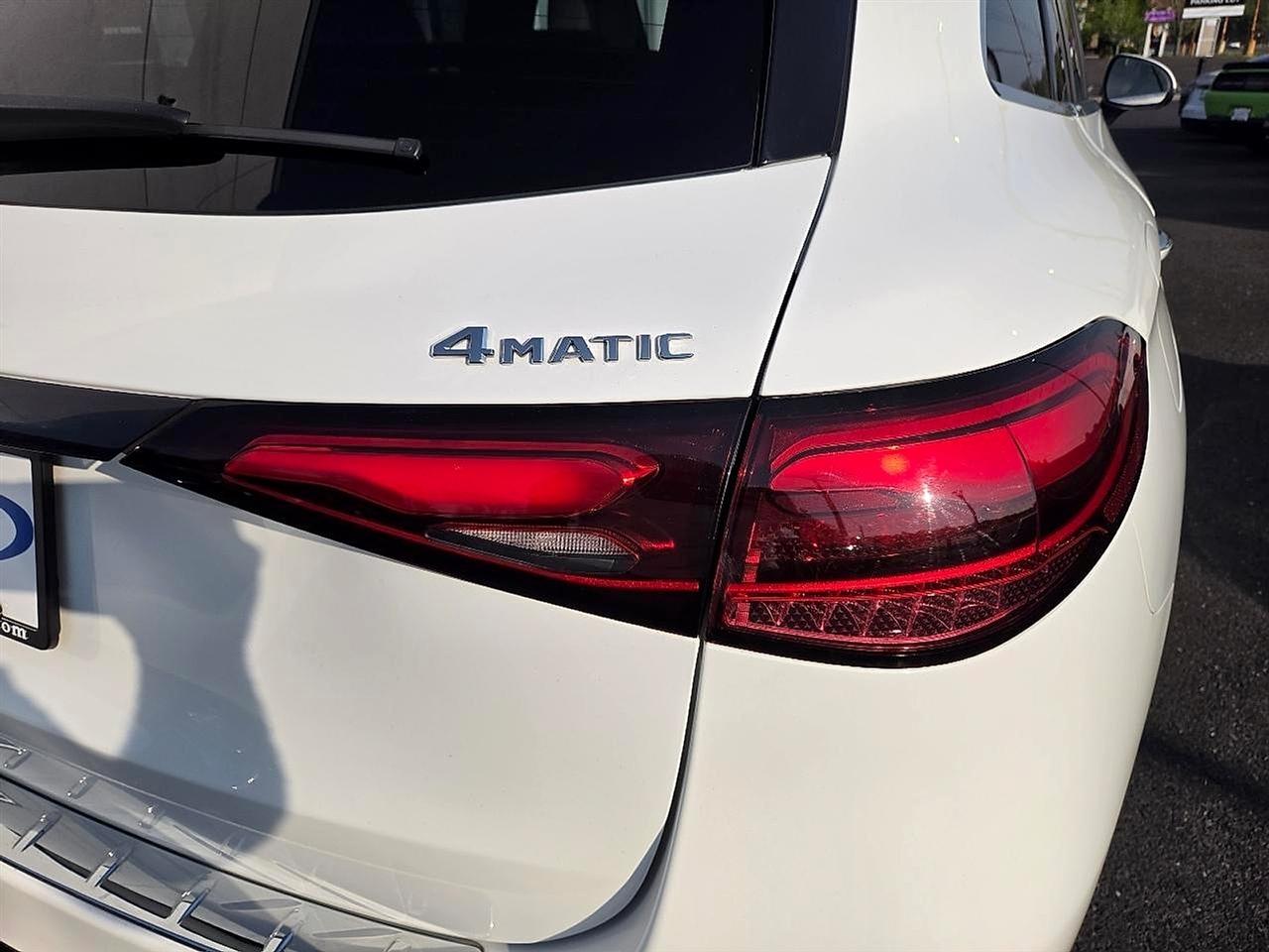 Mercedes-Benz GLC GLC 300 4MATIC SUV 2023