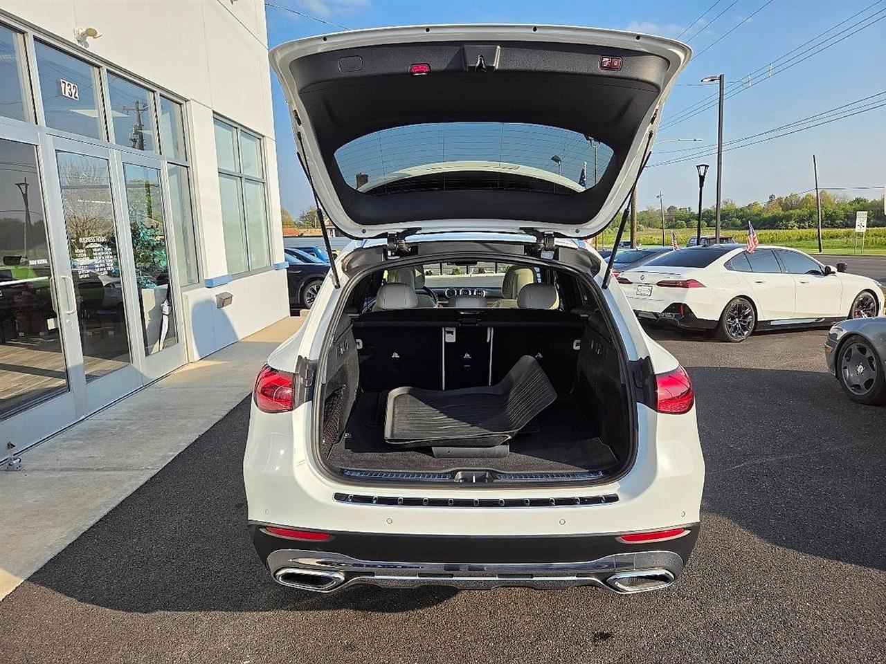 Mercedes-Benz GLC GLC 300 4MATIC SUV 2023