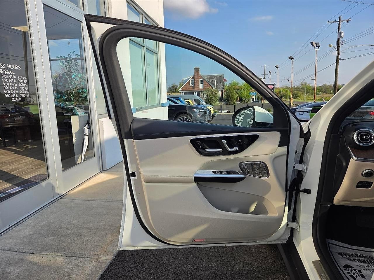 Mercedes-Benz GLC GLC 300 4MATIC SUV 2023