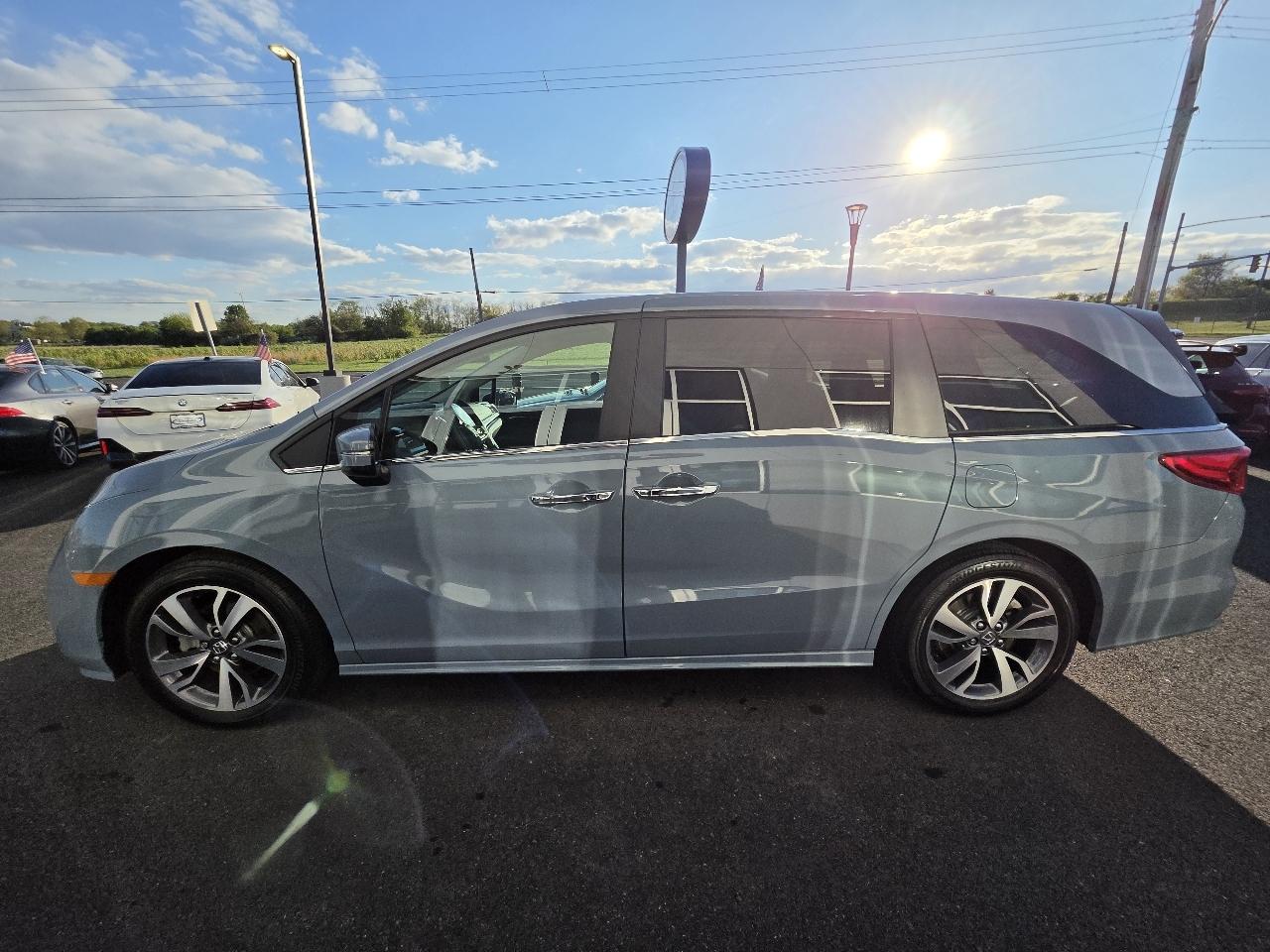 Honda Odyssey Touring Auto 2023