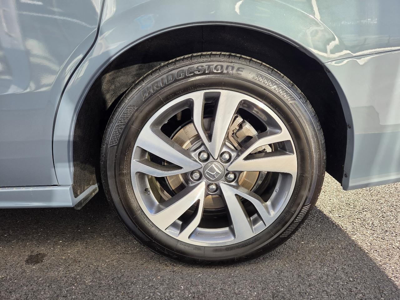 Honda Odyssey Touring Auto 2023