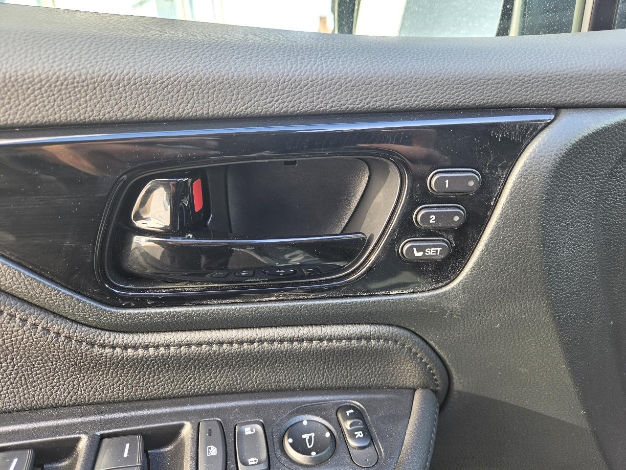 Honda Odyssey Touring Auto 2023