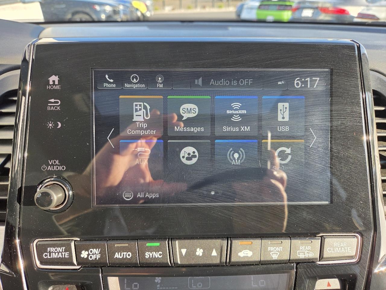 Honda Odyssey Touring Auto 2023
