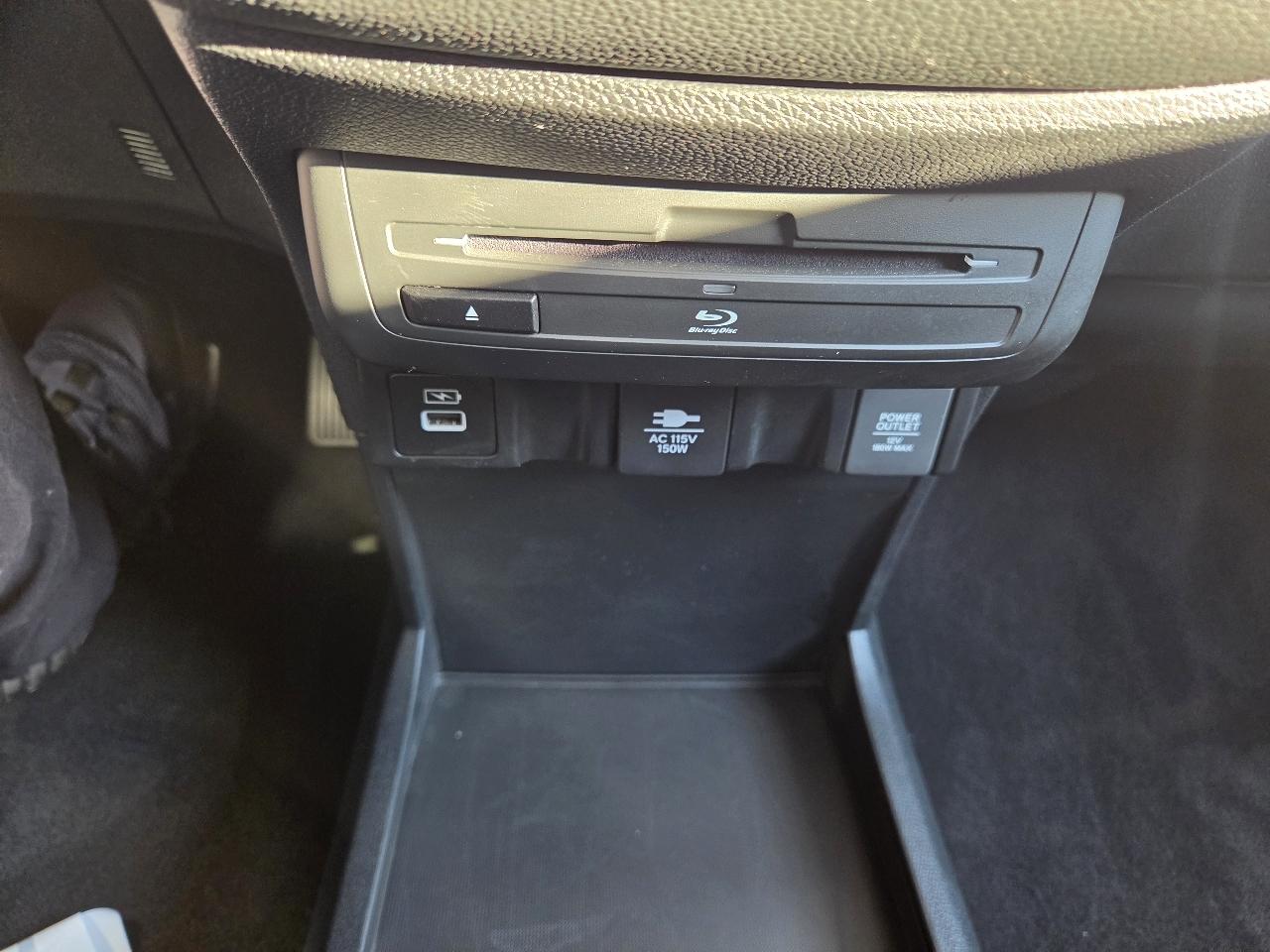 Honda Odyssey Touring Auto 2023