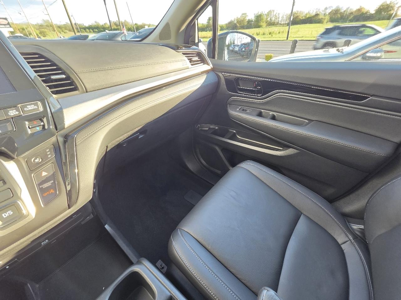 Honda Odyssey Touring Auto 2023