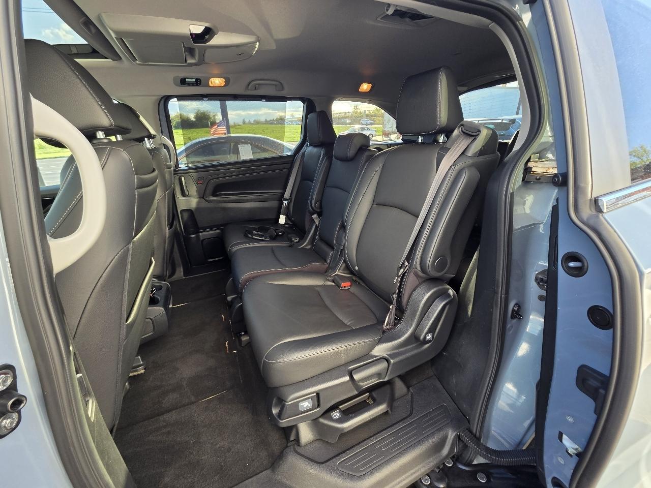 Honda Odyssey Touring Auto 2023