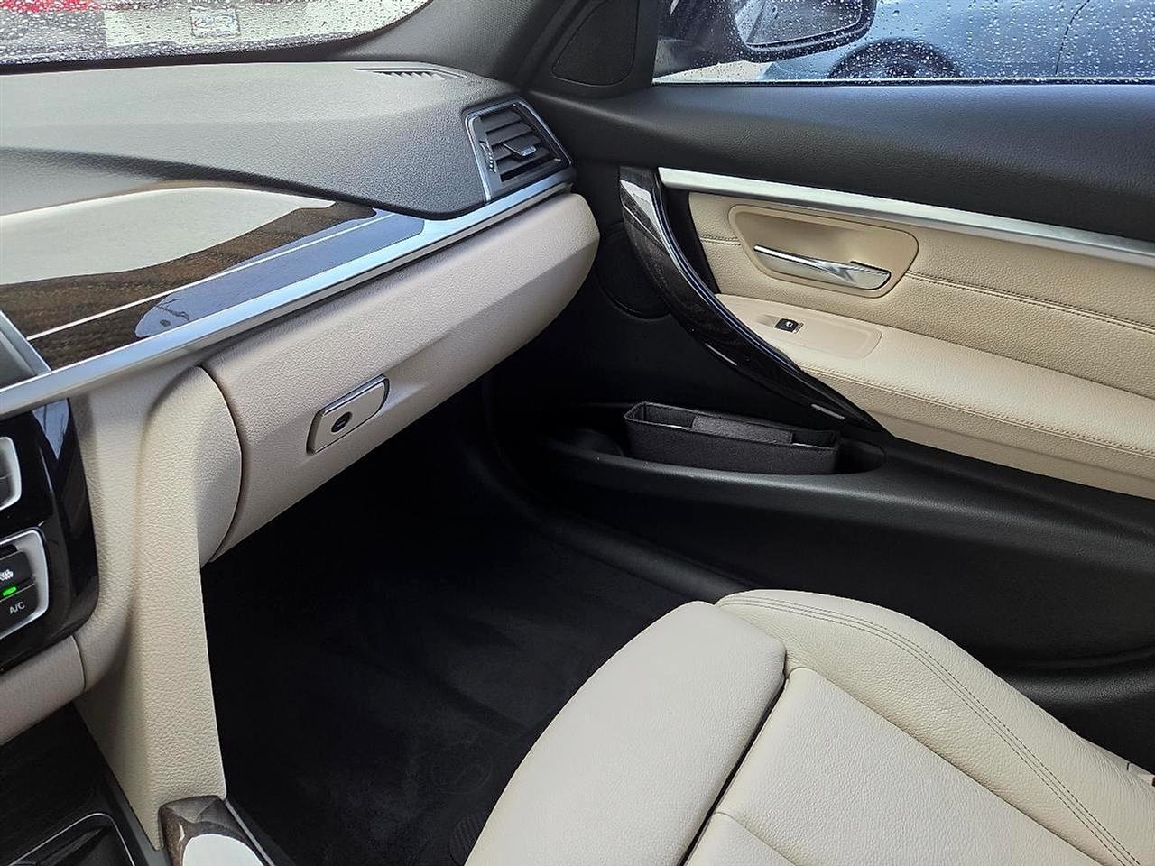 BMW 3 Series  2017