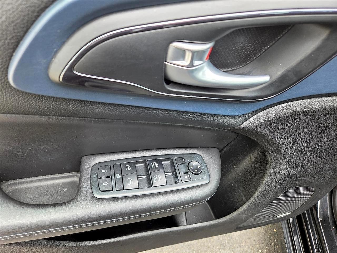 Chrysler 200 S AWD 2015