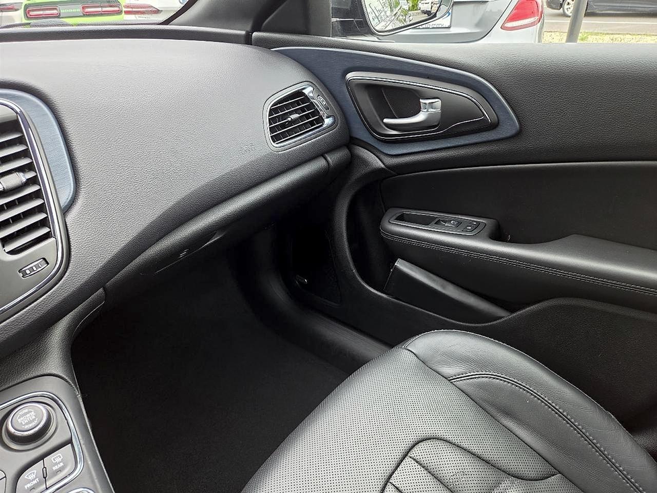 Chrysler 200 S AWD 2015