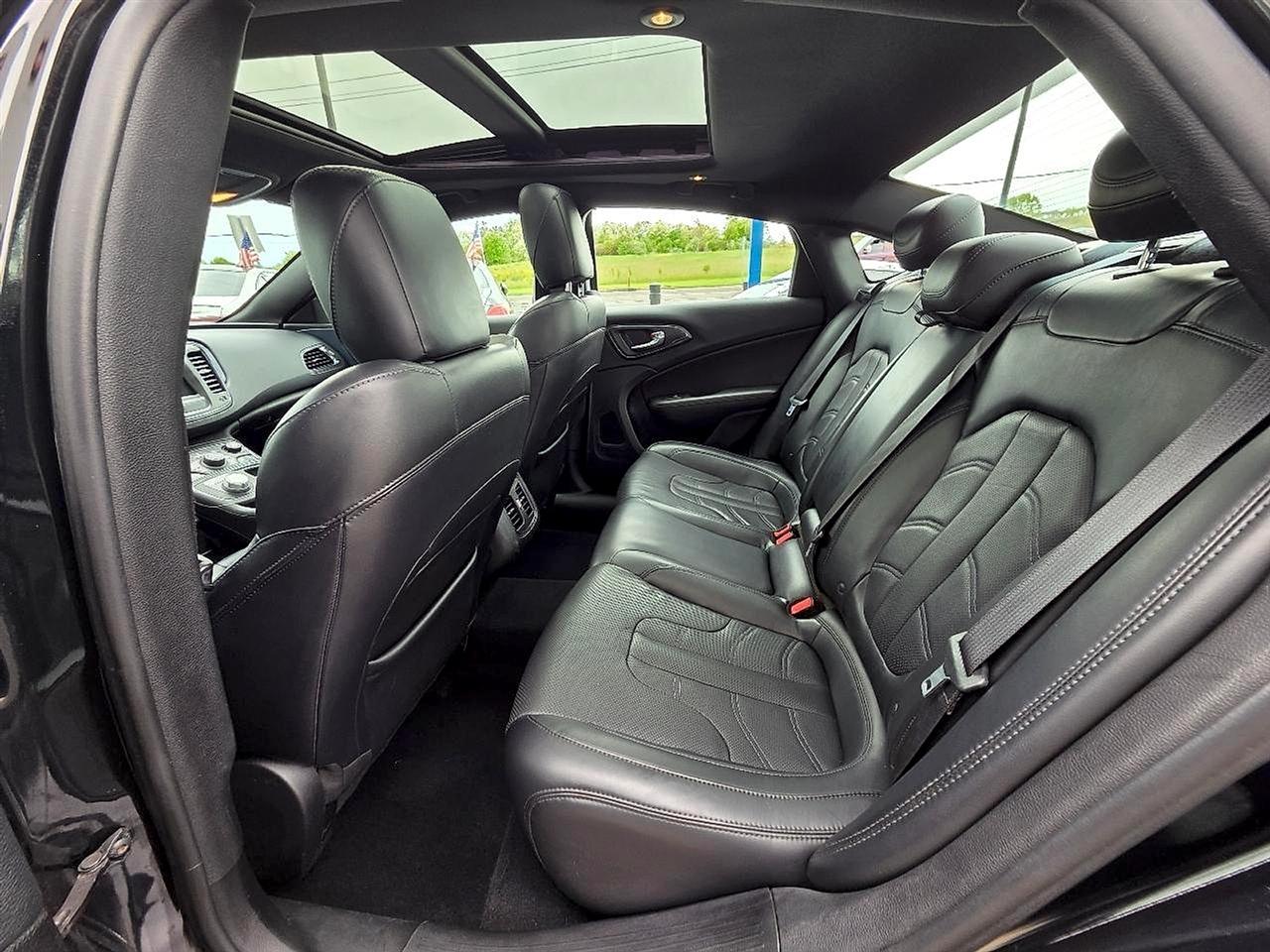 Chrysler 200 S AWD 2015