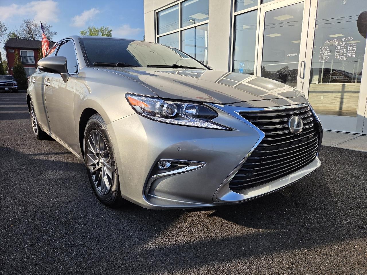 Lexus ES  2018