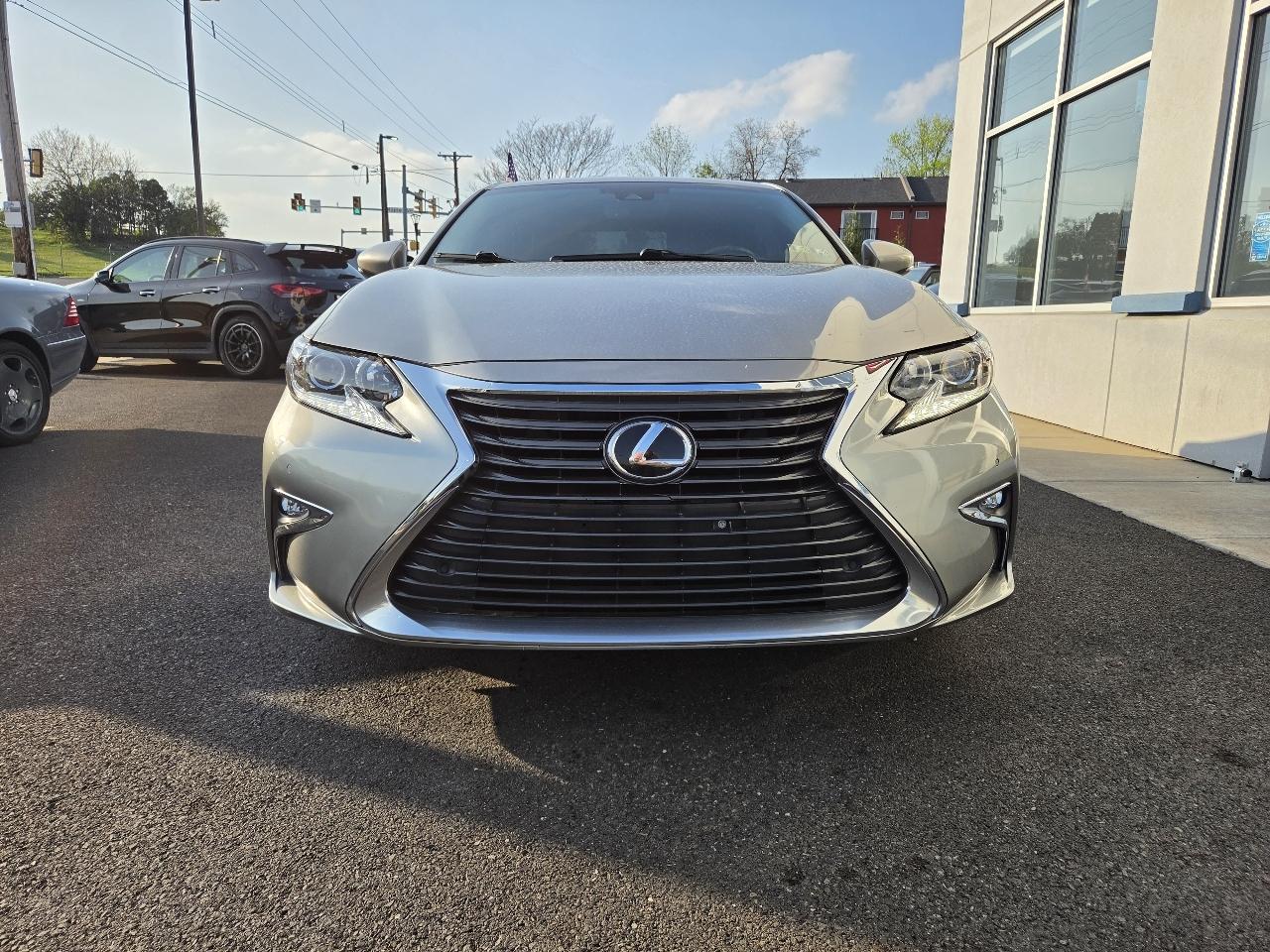 Lexus ES  2018
