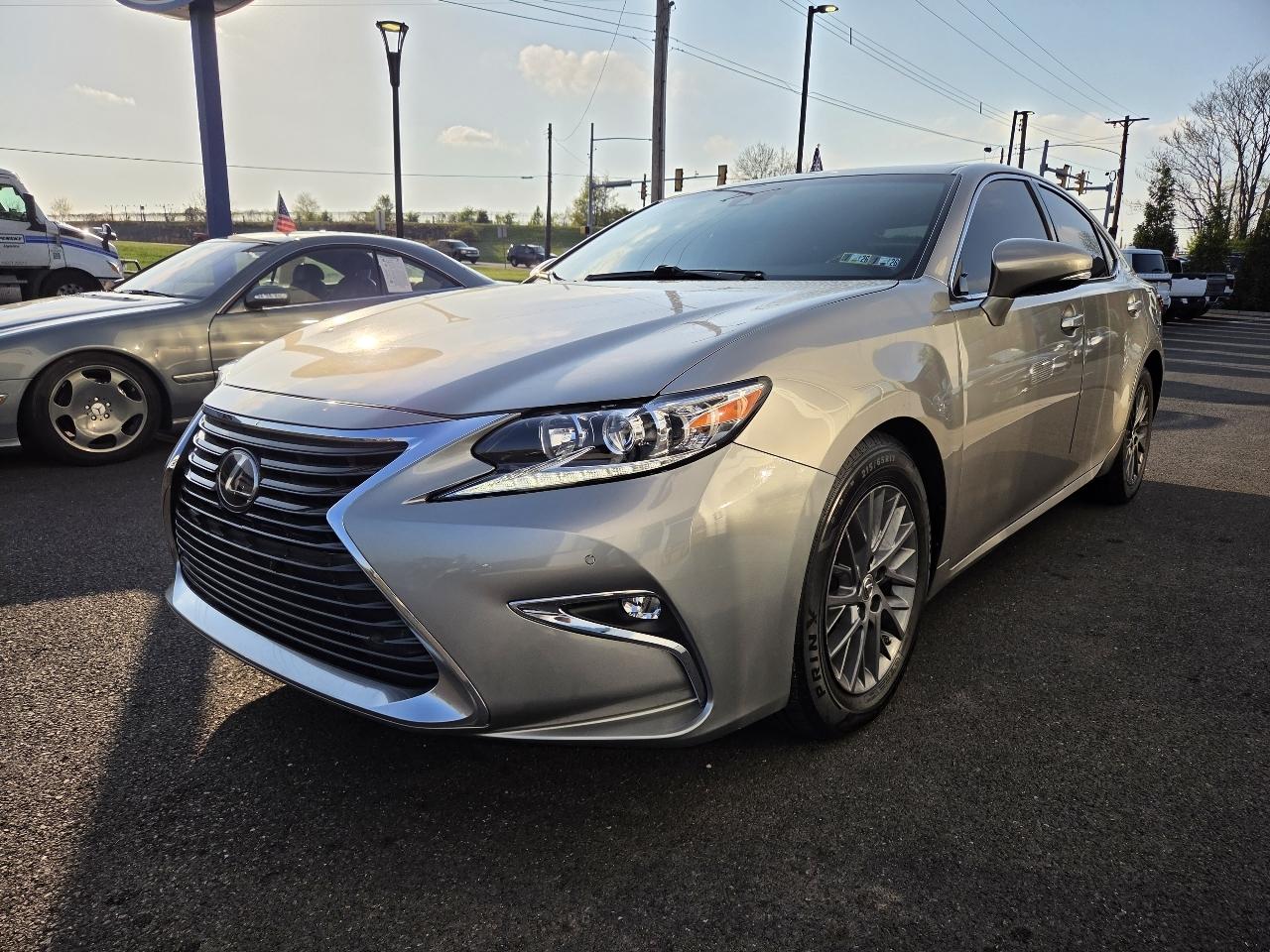 Lexus ES  2018