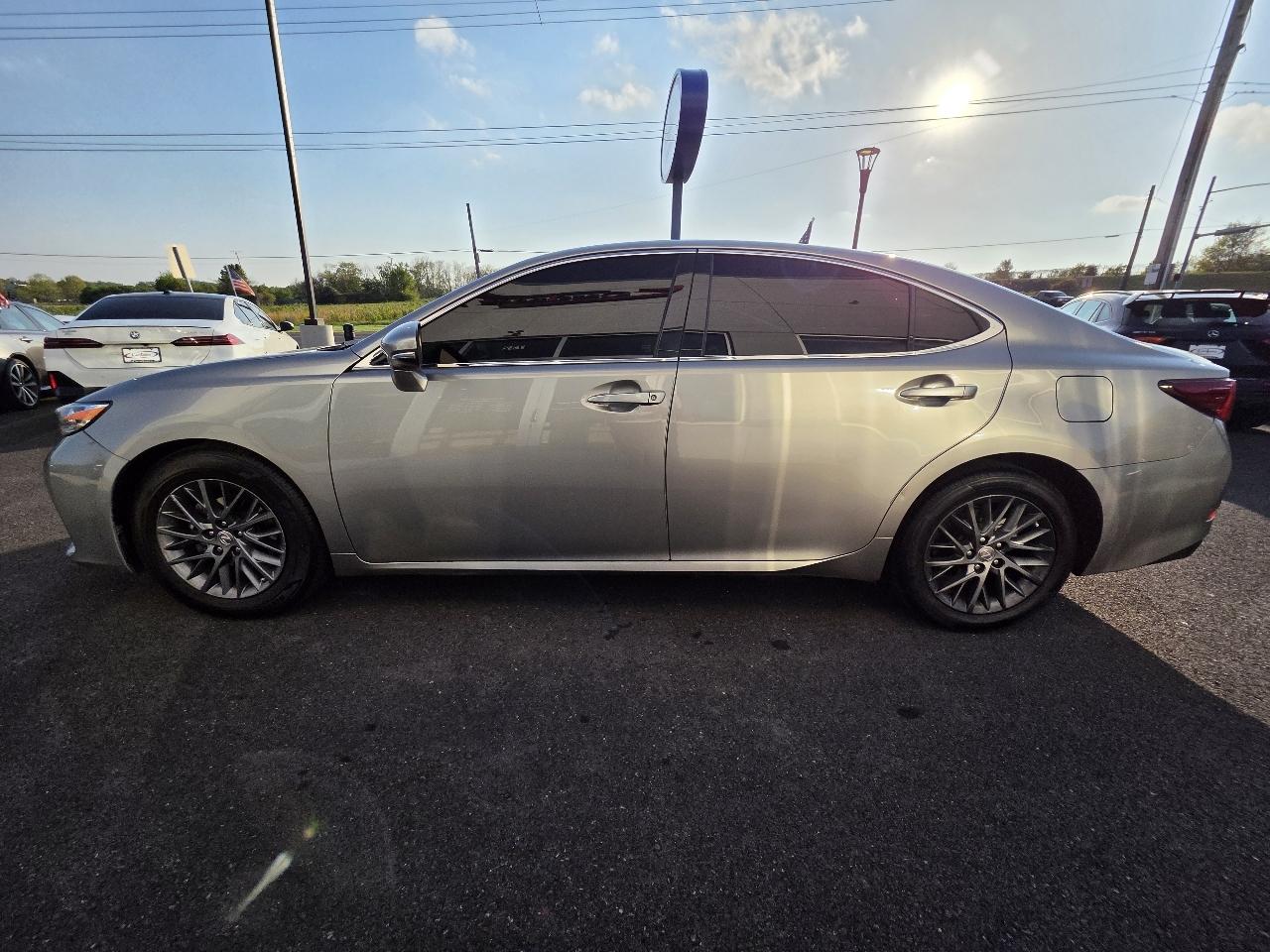 Lexus ES  2018