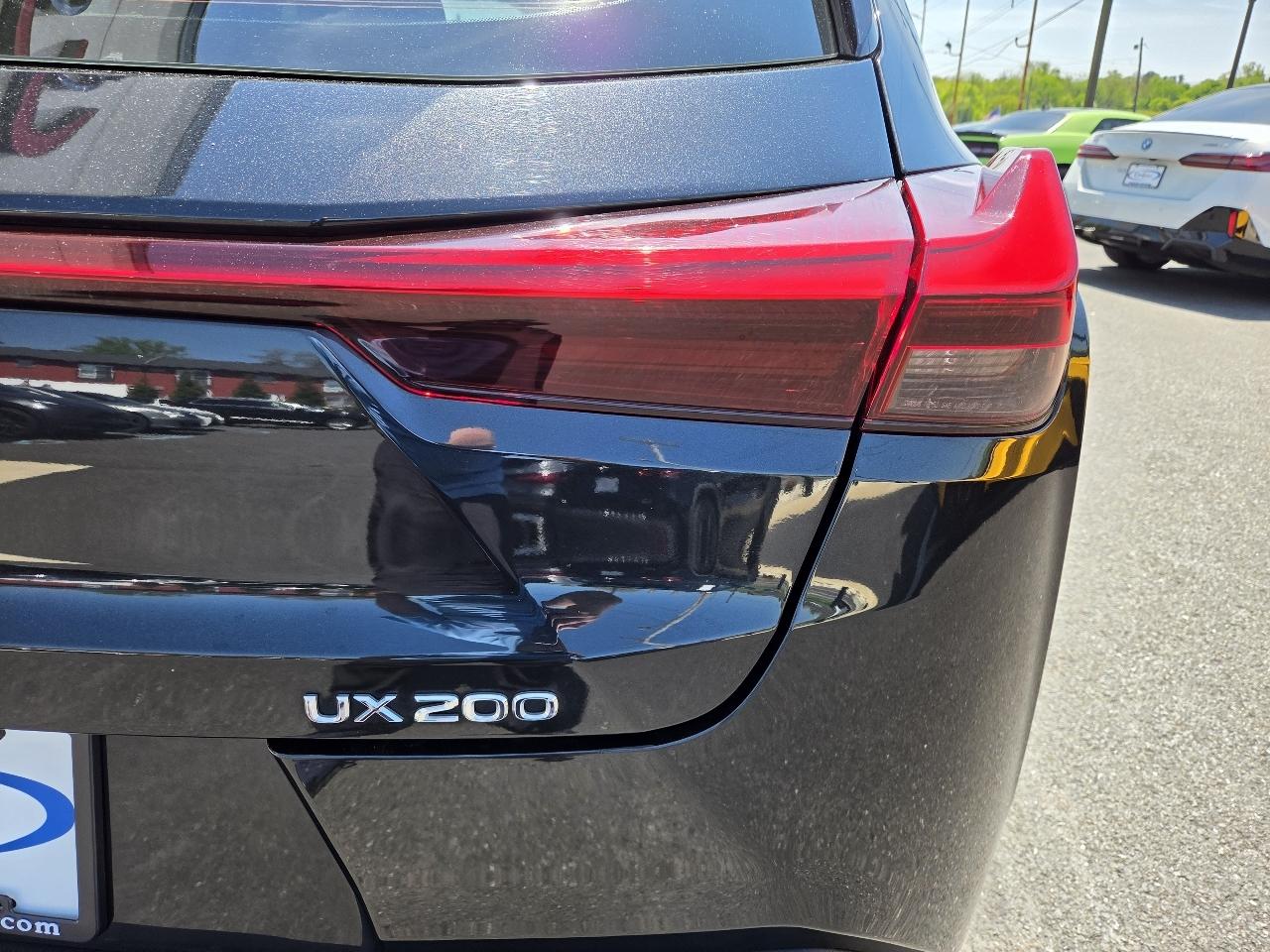 Lexus UX UX 200 FWD 2022