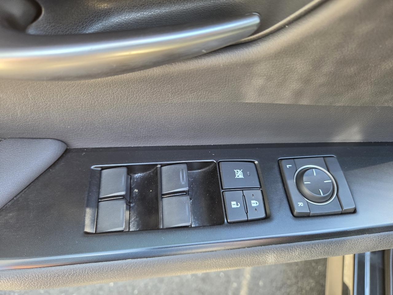 Lexus UX UX 200 FWD 2022