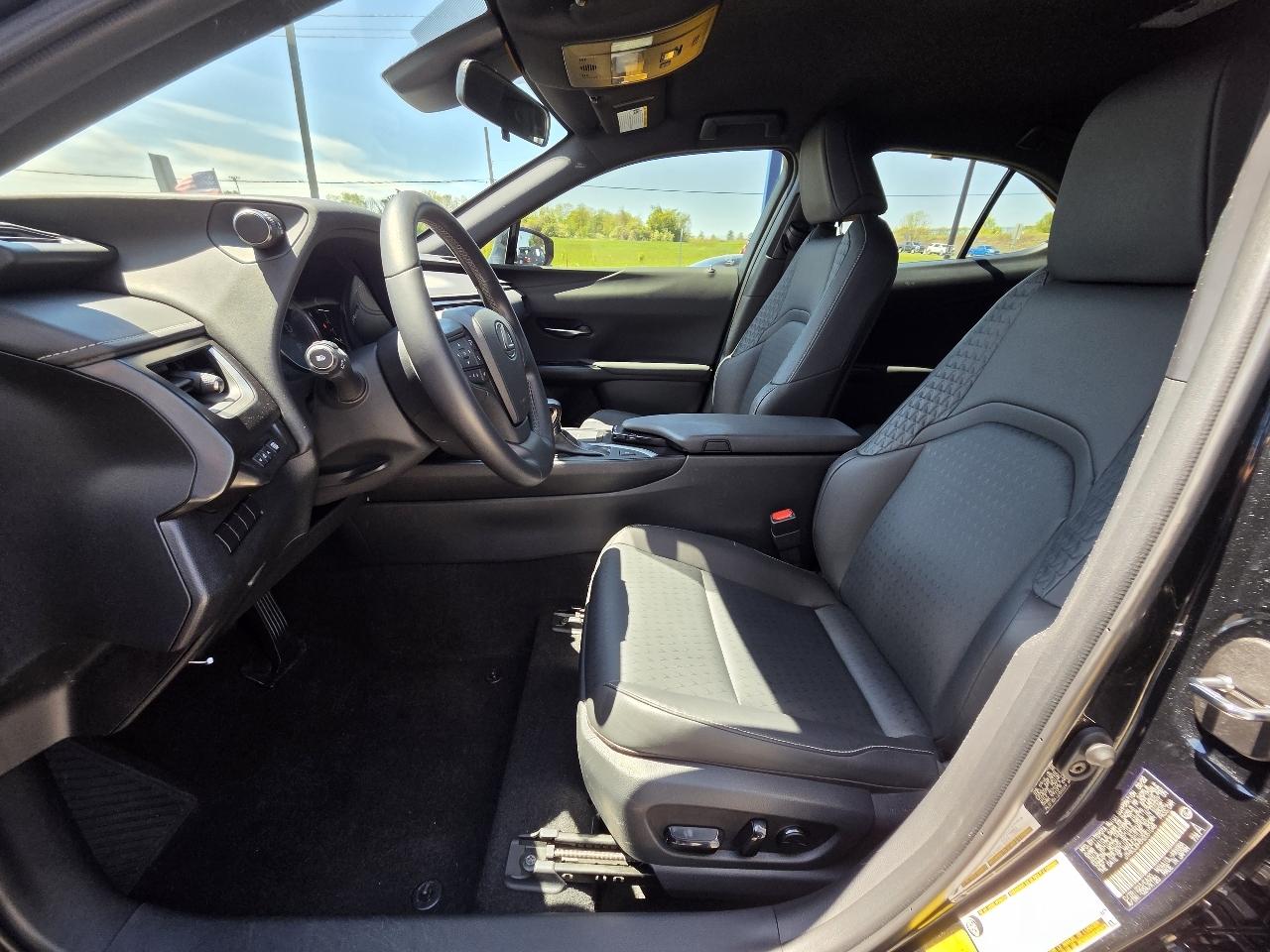 Lexus UX UX 200 FWD 2022
