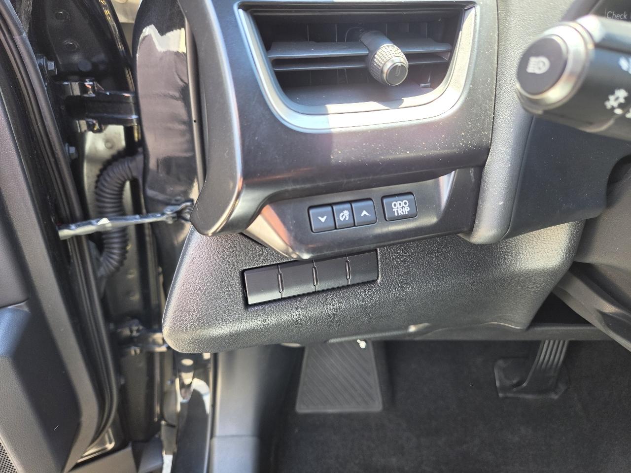 Lexus UX UX 200 FWD 2022