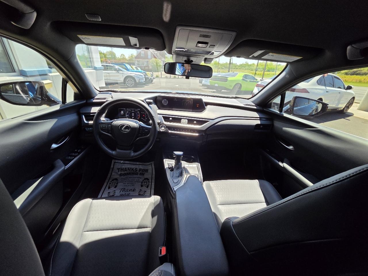Lexus UX UX 200 FWD 2022