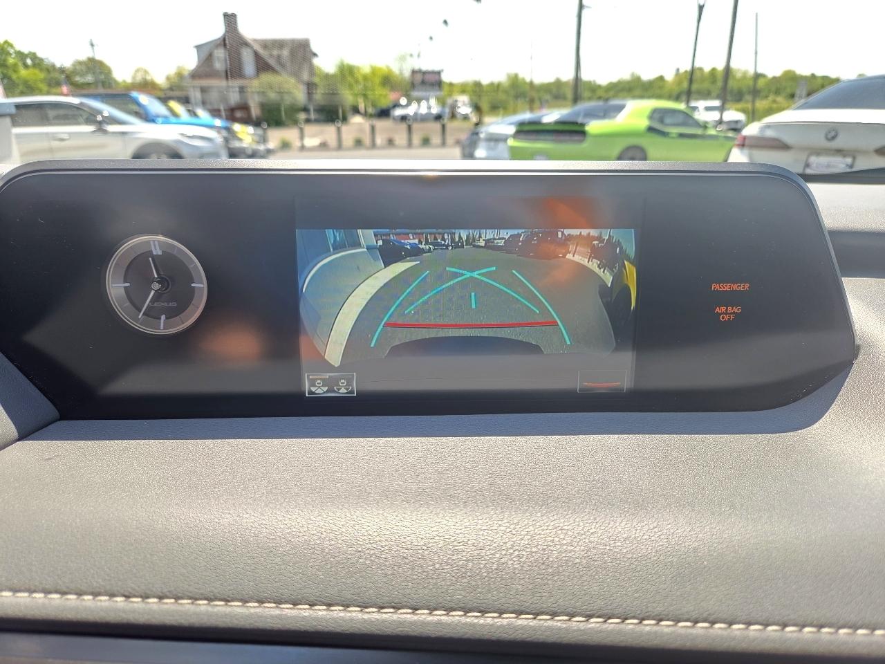 Lexus UX UX 200 FWD 2022