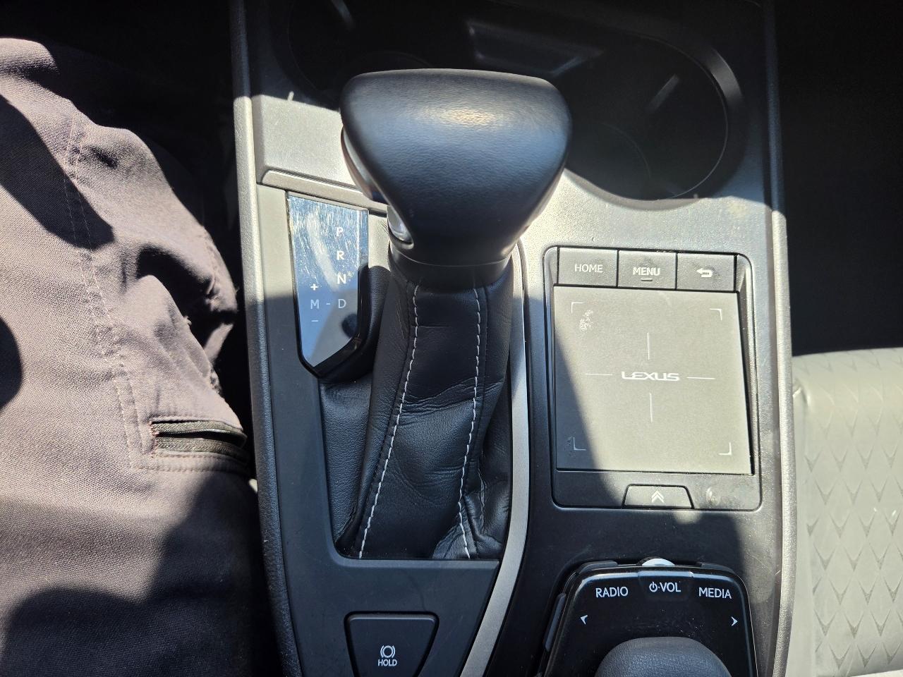 Lexus UX UX 200 FWD 2022