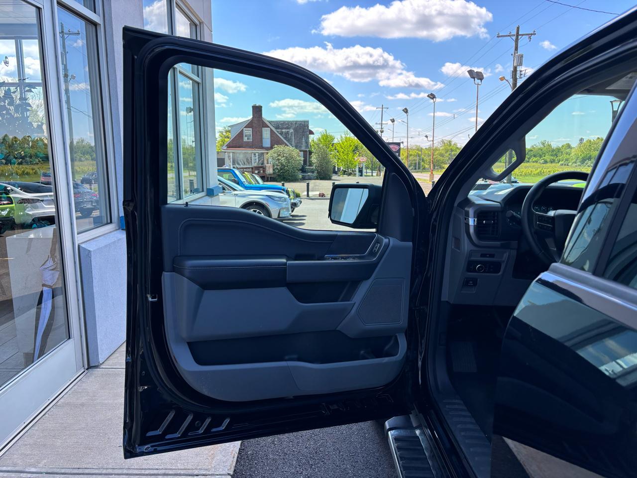 Ford F-150 XLT 4WD SuperCrew 5.5' Box 2025