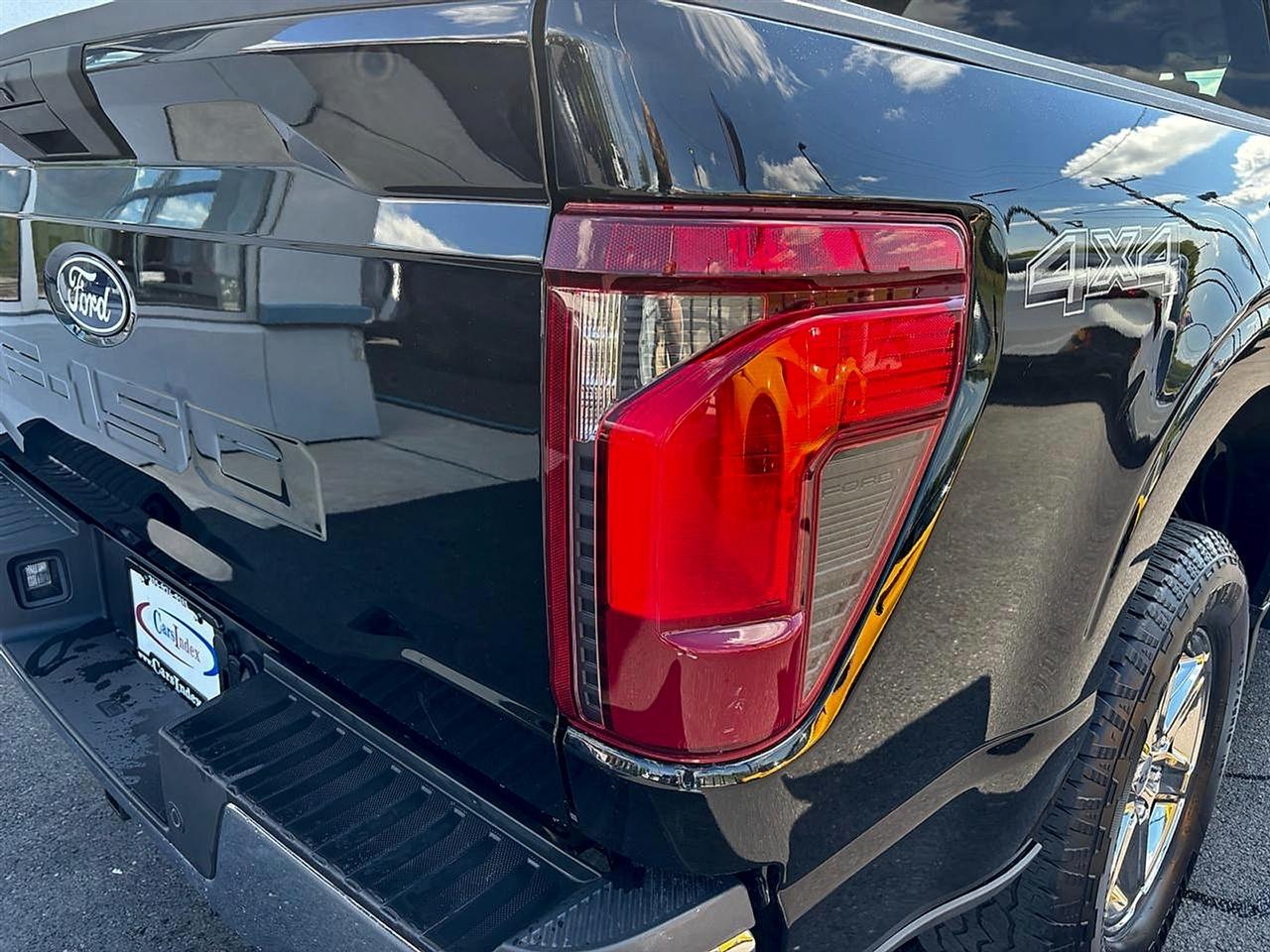 Ford F-150 XLT 4WD SuperCrew 5.5' Box 2025