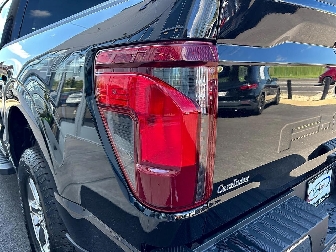 Ford F-150 XLT 4WD SuperCrew 5.5' Box 2025