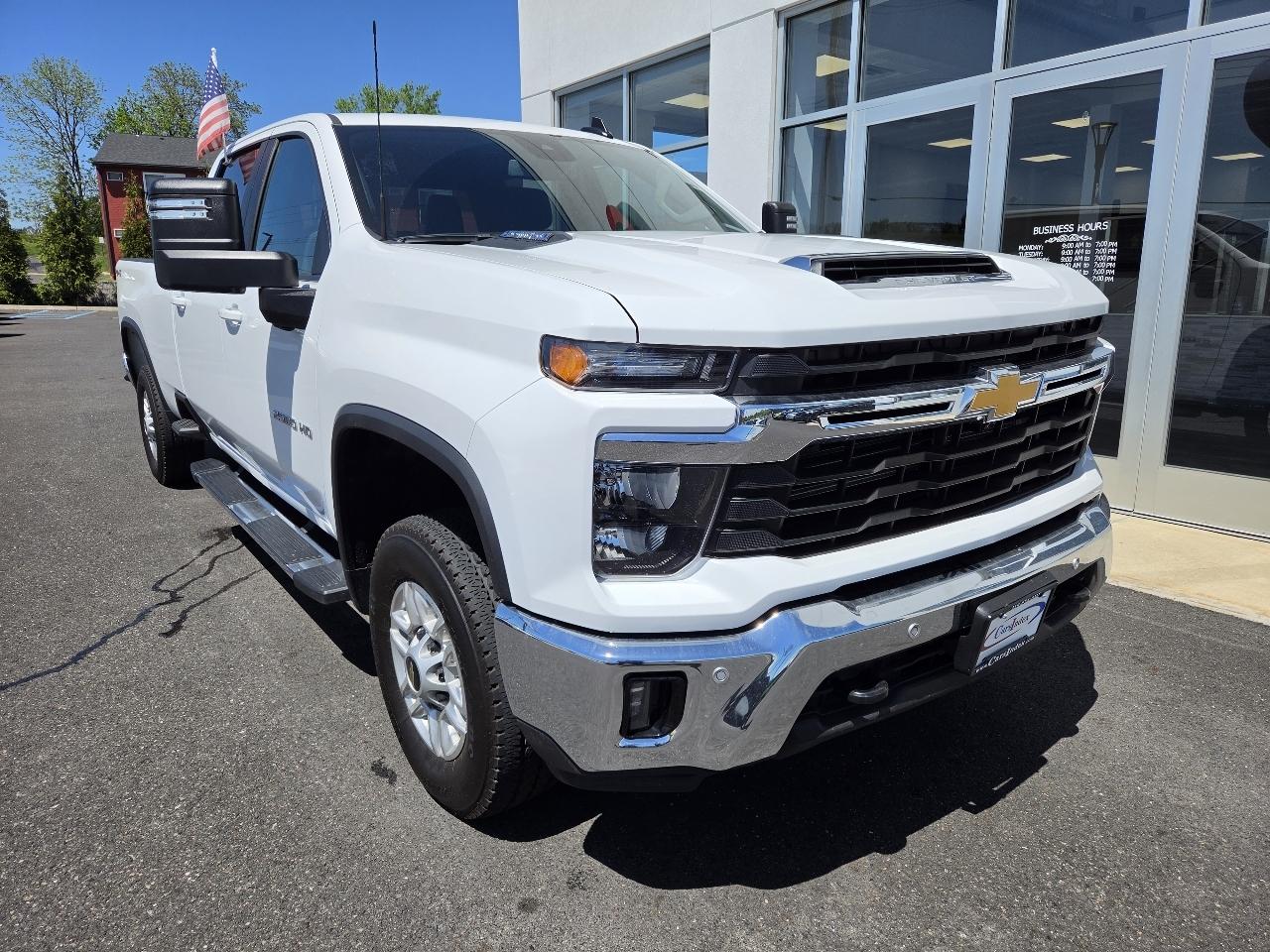 Chevrolet Silverado 2500HD 4WD Crew Cab 172" LT 2025