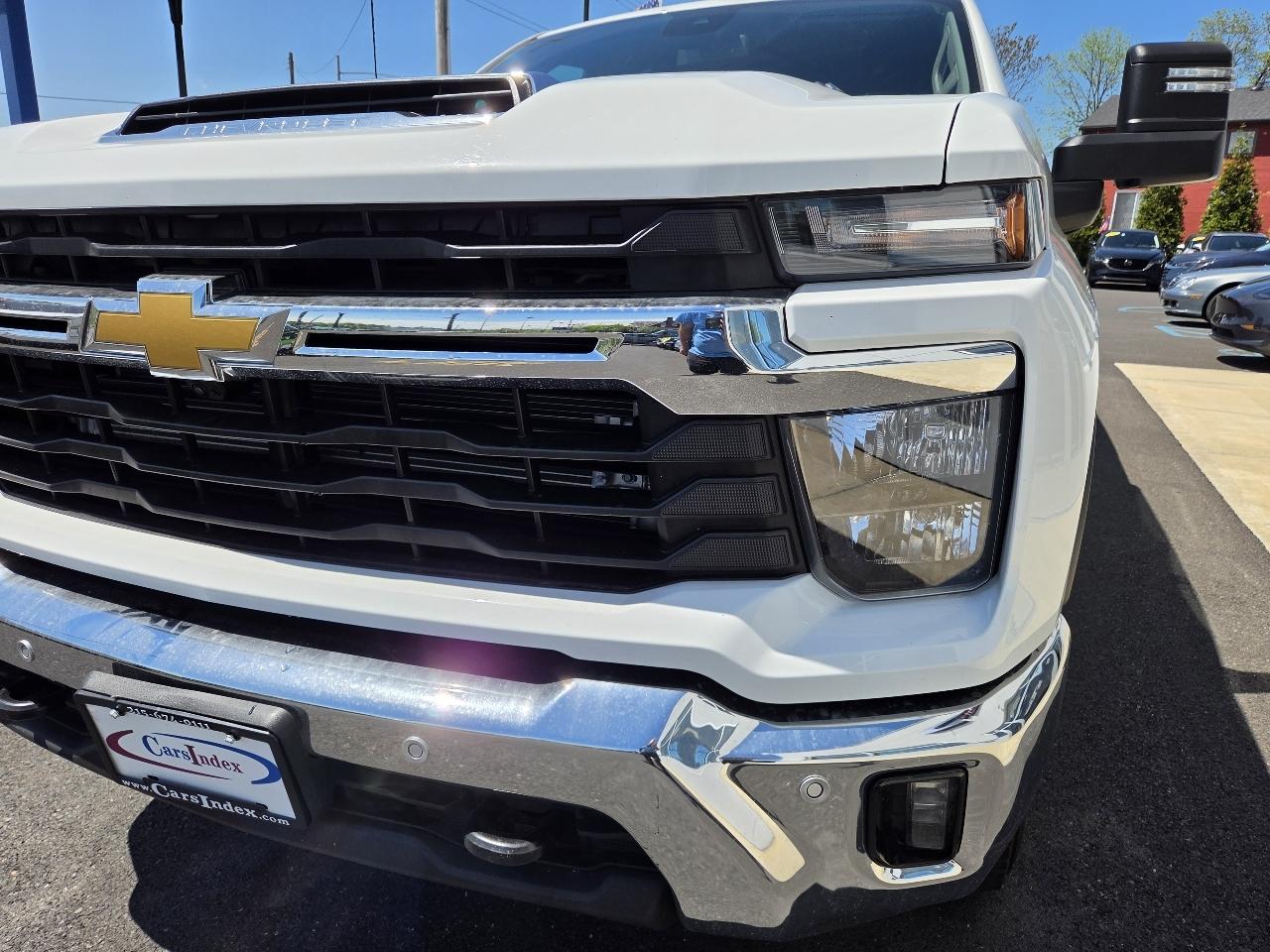 Chevrolet Silverado 2500HD 4WD Crew Cab 172" LT 2025