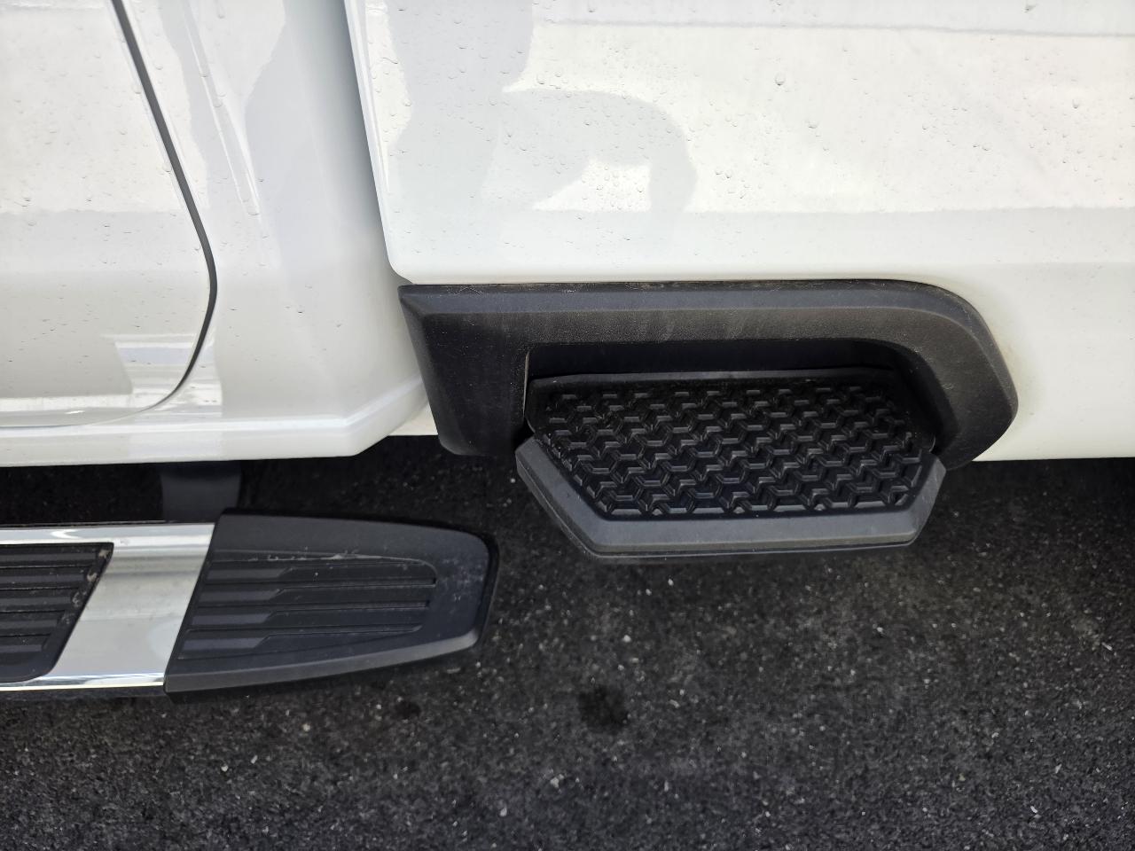 Chevrolet Silverado 2500HD 4WD Crew Cab 172" LT 2025