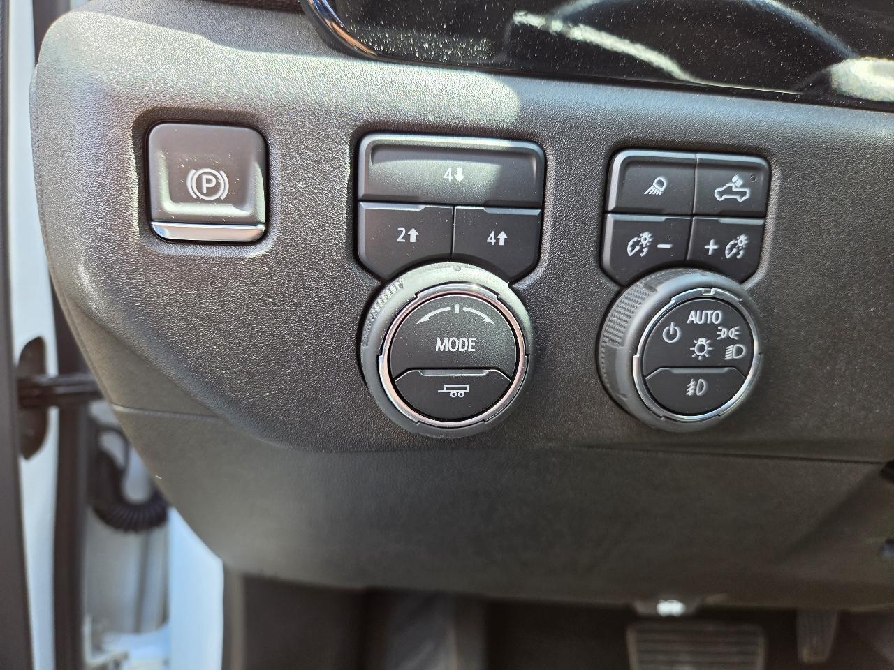 Chevrolet Silverado 2500HD 4WD Crew Cab 172" LT 2025