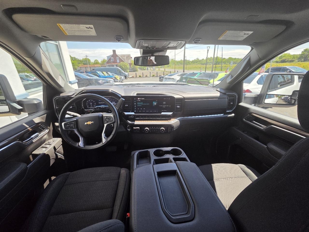 Chevrolet Silverado 2500HD 4WD Crew Cab 172" LT 2025