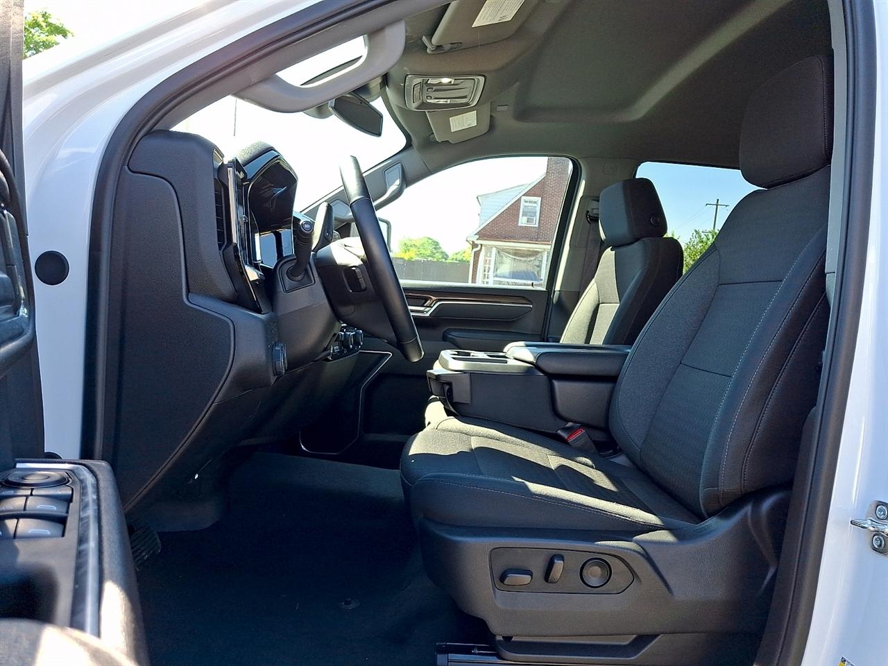 Chevrolet Silverado 2500HD 4WD Crew Cab 172" LT 2025