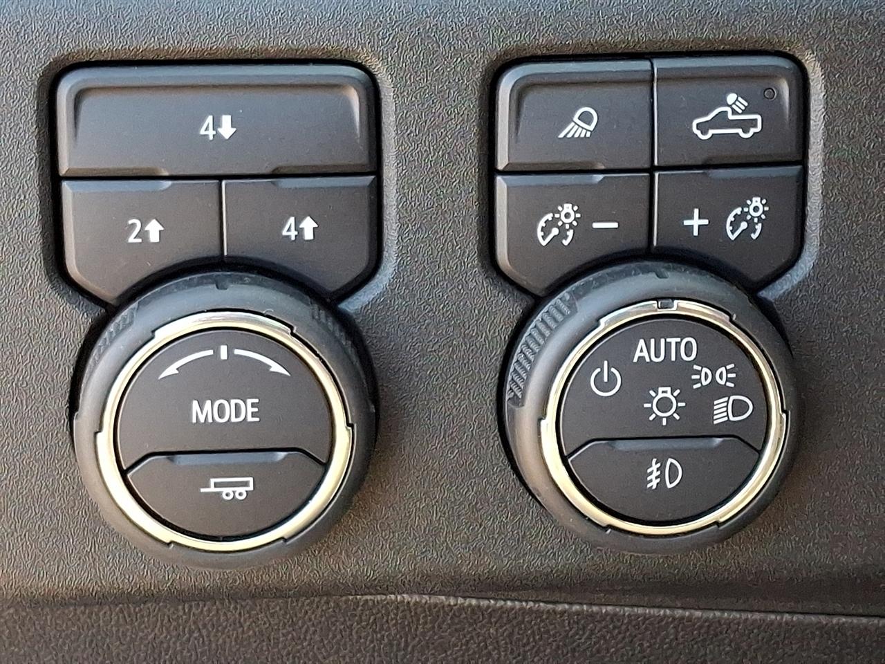 Chevrolet Silverado 2500HD 4WD Crew Cab 172" LT 2025