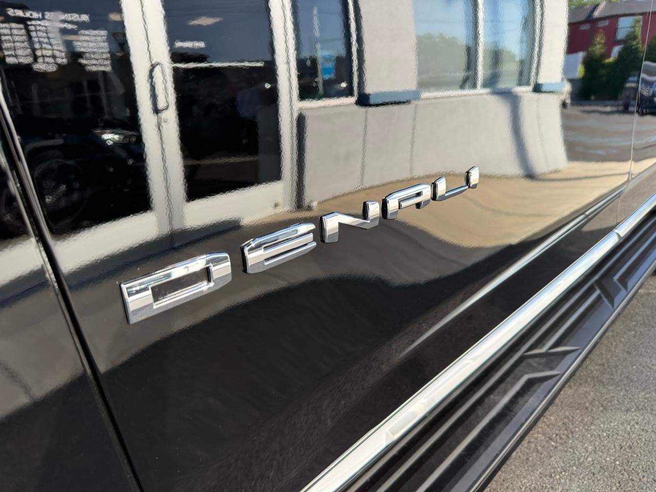 GMC Yukon XL 4WD 4dr Denali 2025