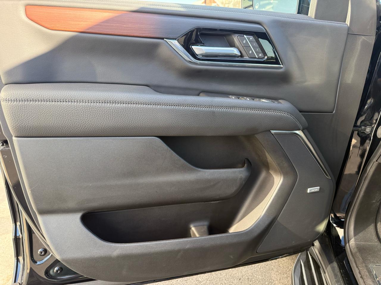 GMC Yukon XL 4WD 4dr Denali 2025