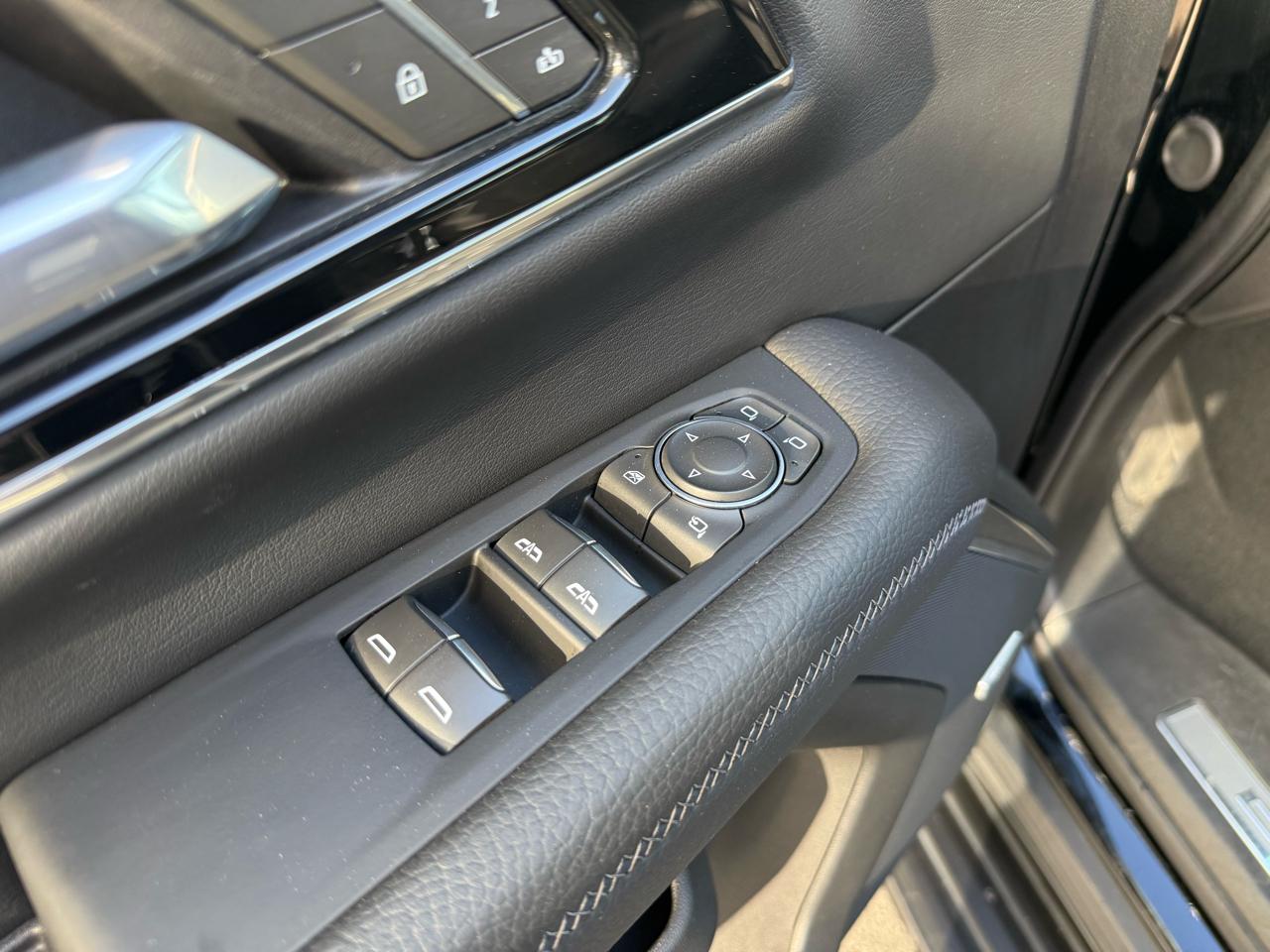 GMC Yukon XL 4WD 4dr Denali 2025