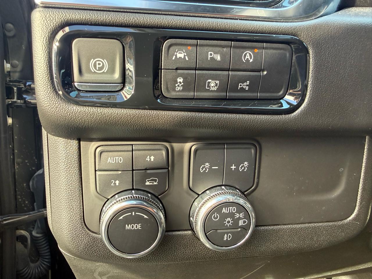 GMC Yukon XL 4WD 4dr Denali 2025
