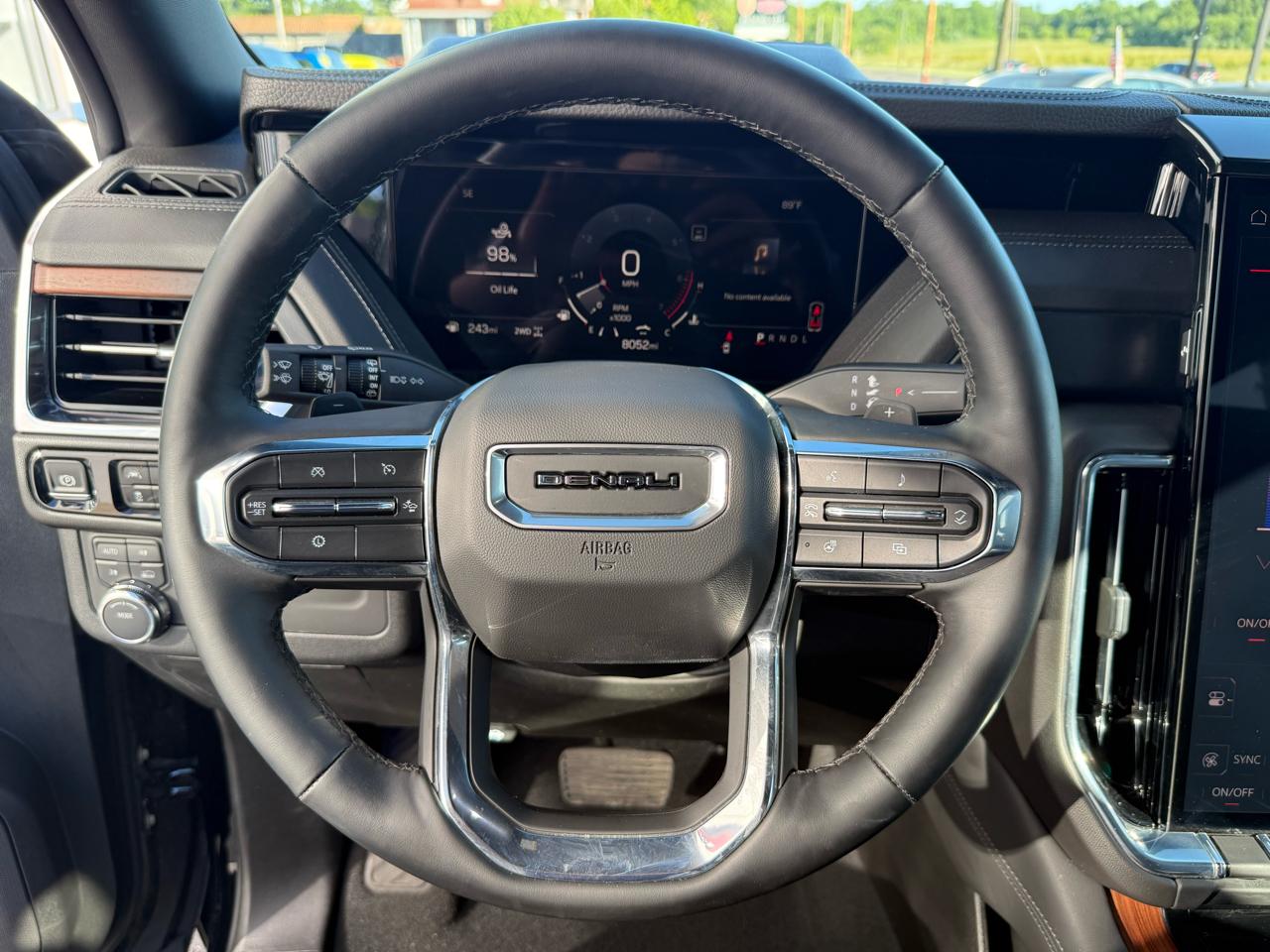 GMC Yukon XL 4WD 4dr Denali 2025