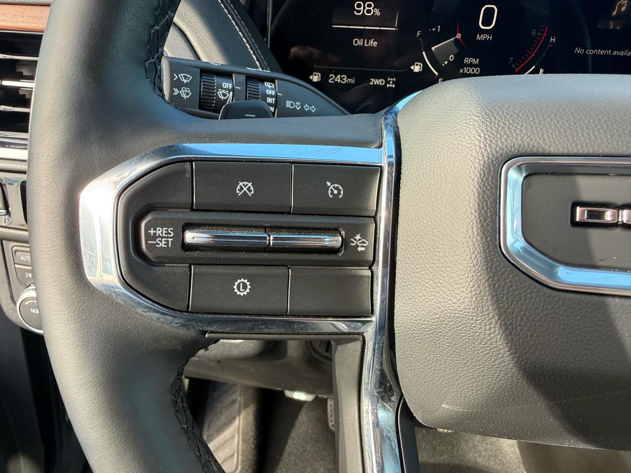 GMC Yukon XL 4WD 4dr Denali 2025