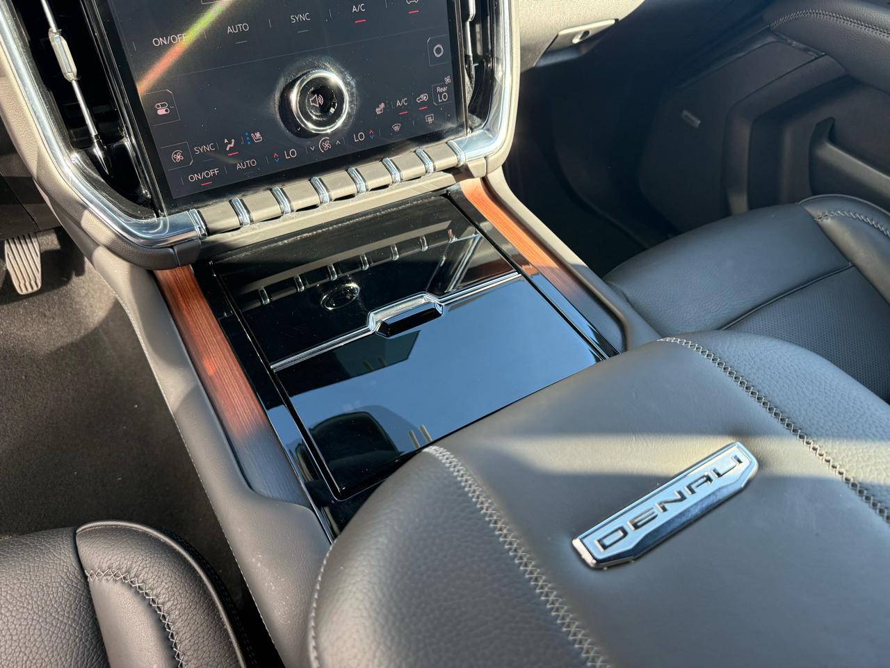 GMC Yukon XL 4WD 4dr Denali 2025