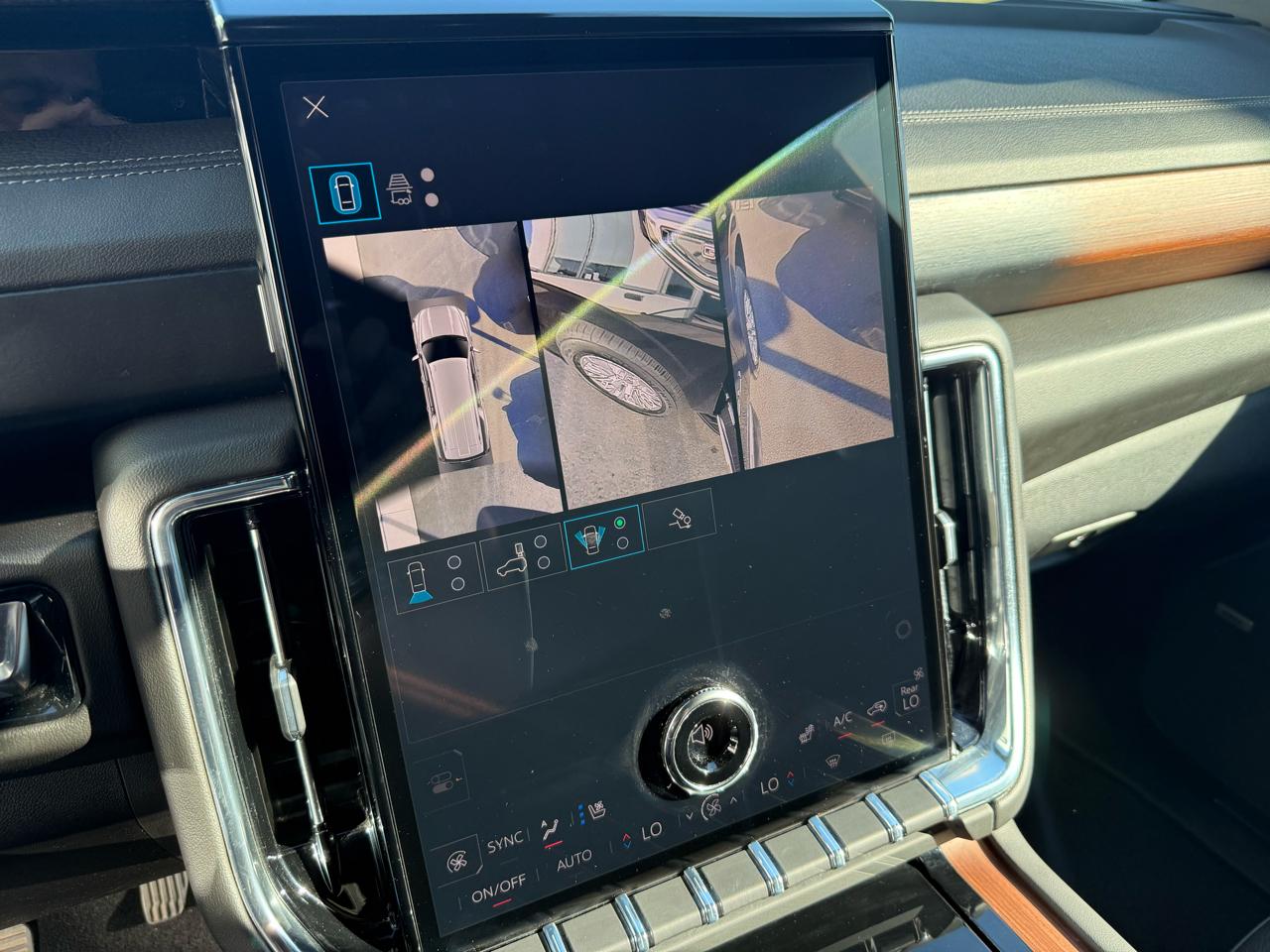 GMC Yukon XL 4WD 4dr Denali 2025