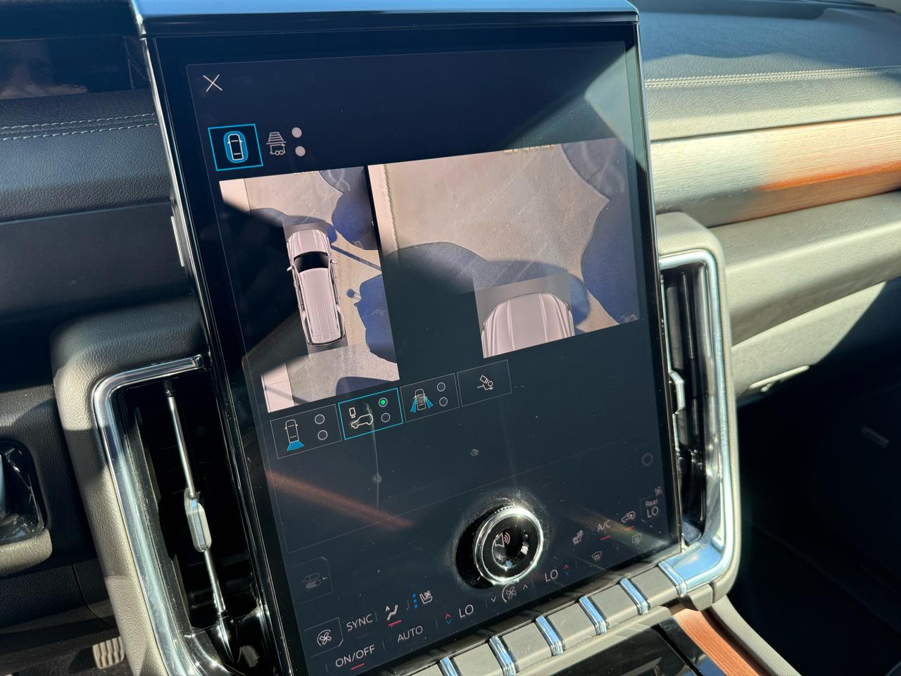 GMC Yukon XL 4WD 4dr Denali 2025