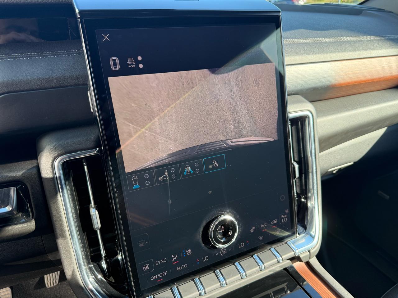 GMC Yukon XL 4WD 4dr Denali 2025